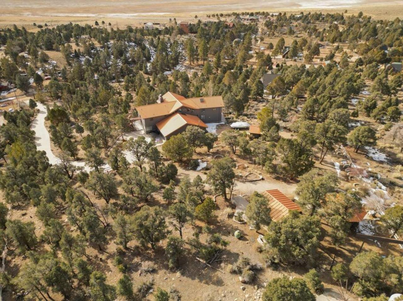 Steel Pine Lodge A Rustic Mountain Retreat Views Baldwin Lake Bagian luar foto