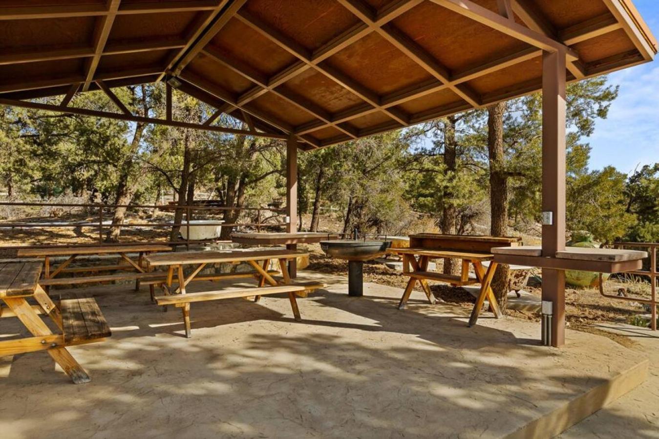 Steel Pine Lodge A Rustic Mountain Retreat Views Baldwin Lake Bagian luar foto