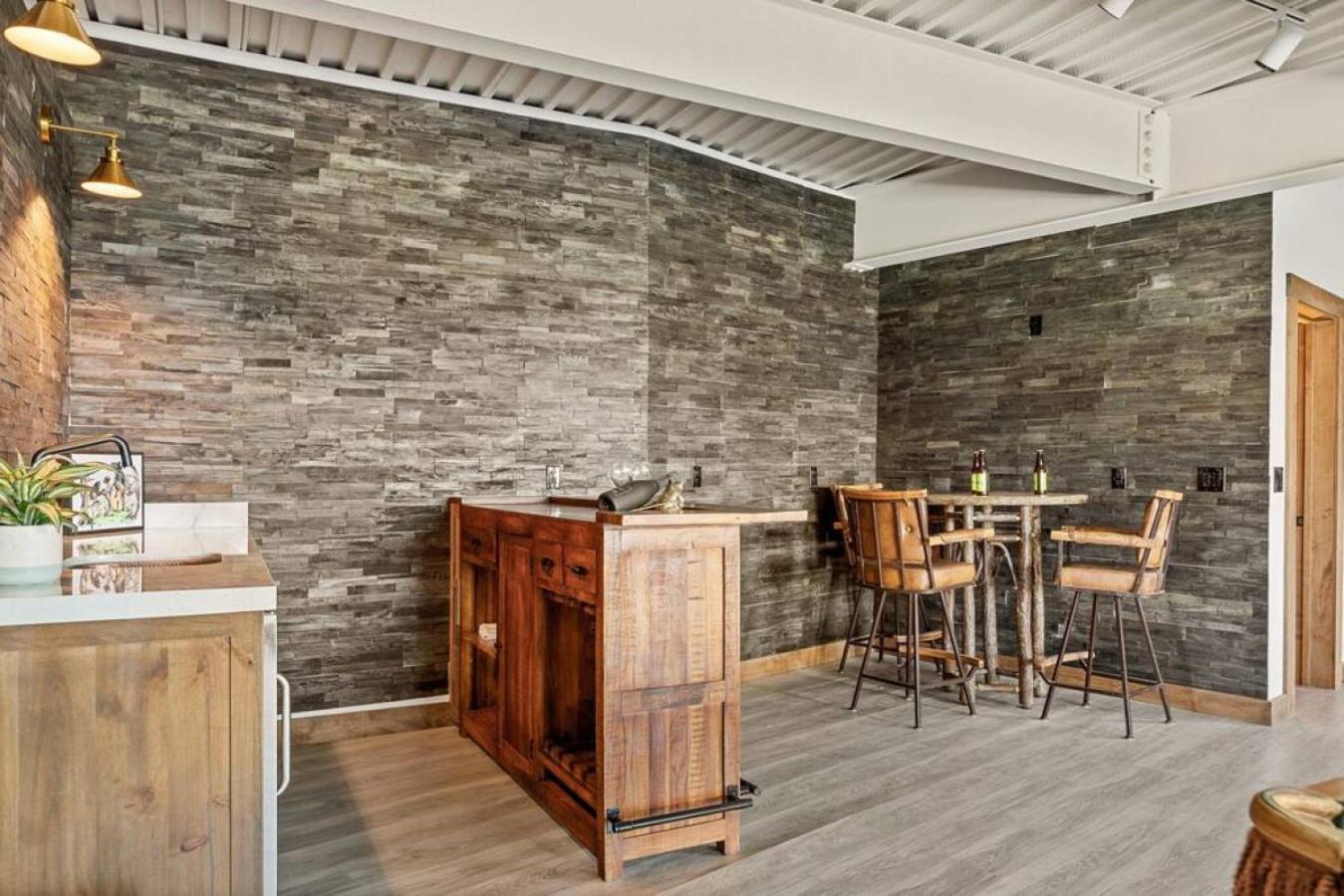 Steel Pine Lodge A Rustic Mountain Retreat Views Baldwin Lake Bagian luar foto