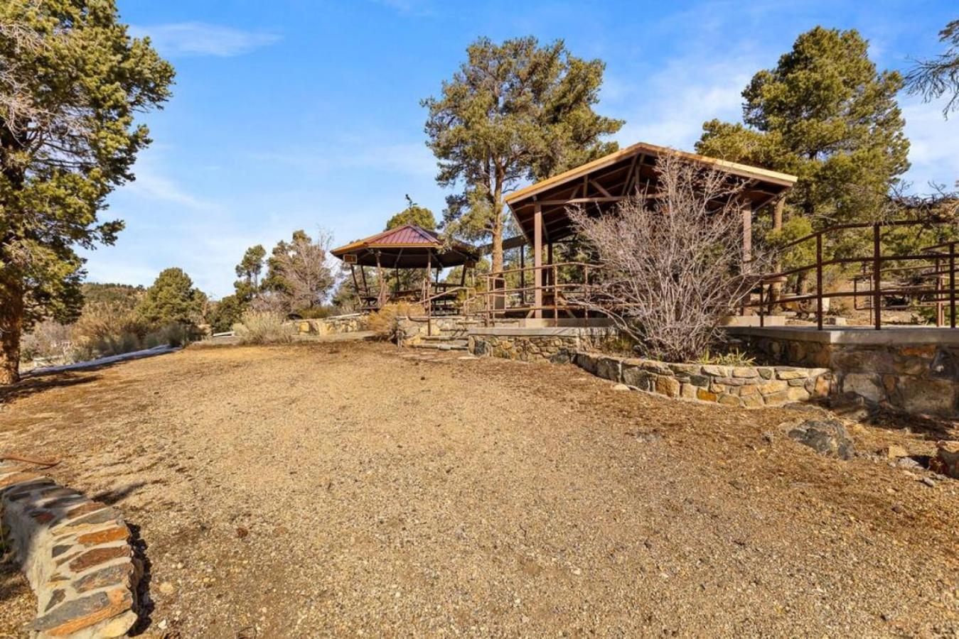 Steel Pine Lodge A Rustic Mountain Retreat Views Baldwin Lake Bagian luar foto