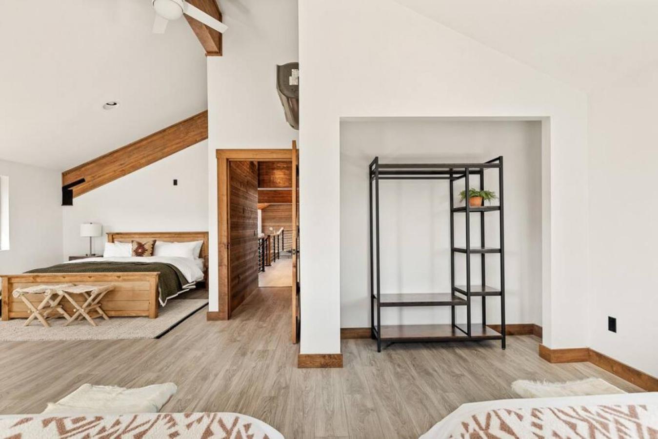 Steel Pine Lodge A Rustic Mountain Retreat Views Baldwin Lake Bagian luar foto