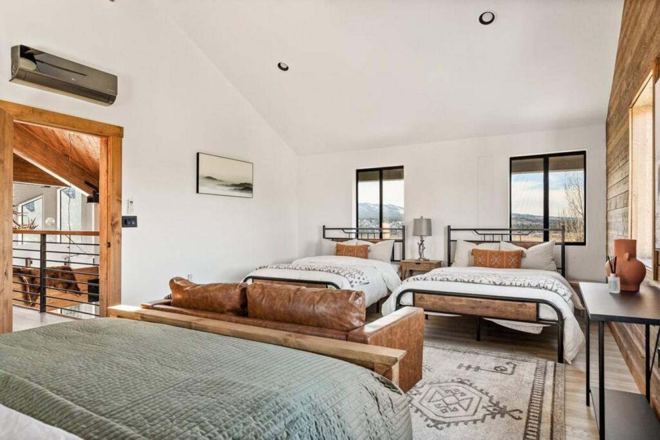Steel Pine Lodge A Rustic Mountain Retreat Views Baldwin Lake Bagian luar foto