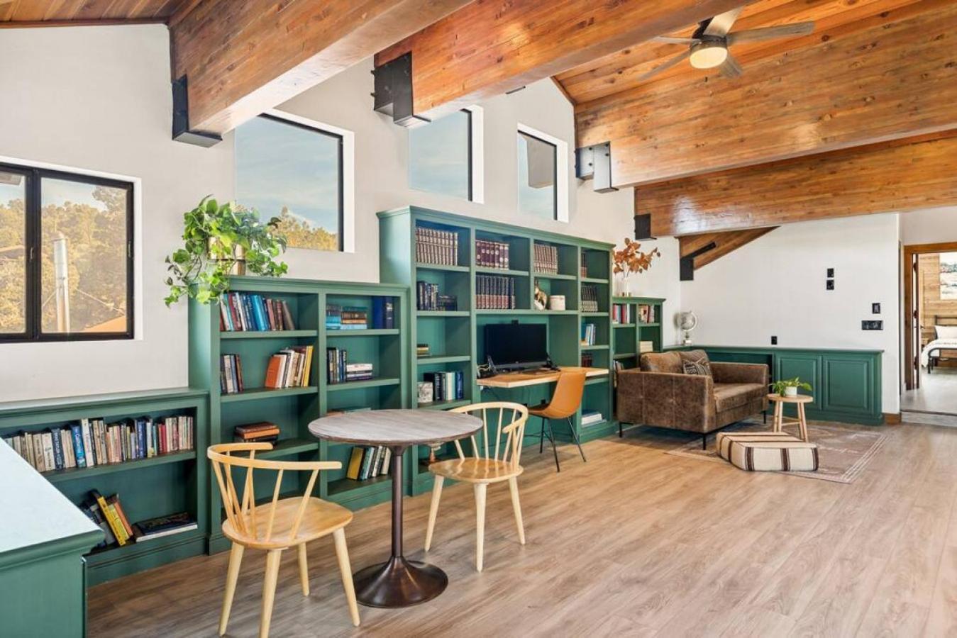 Steel Pine Lodge A Rustic Mountain Retreat Views Baldwin Lake Bagian luar foto