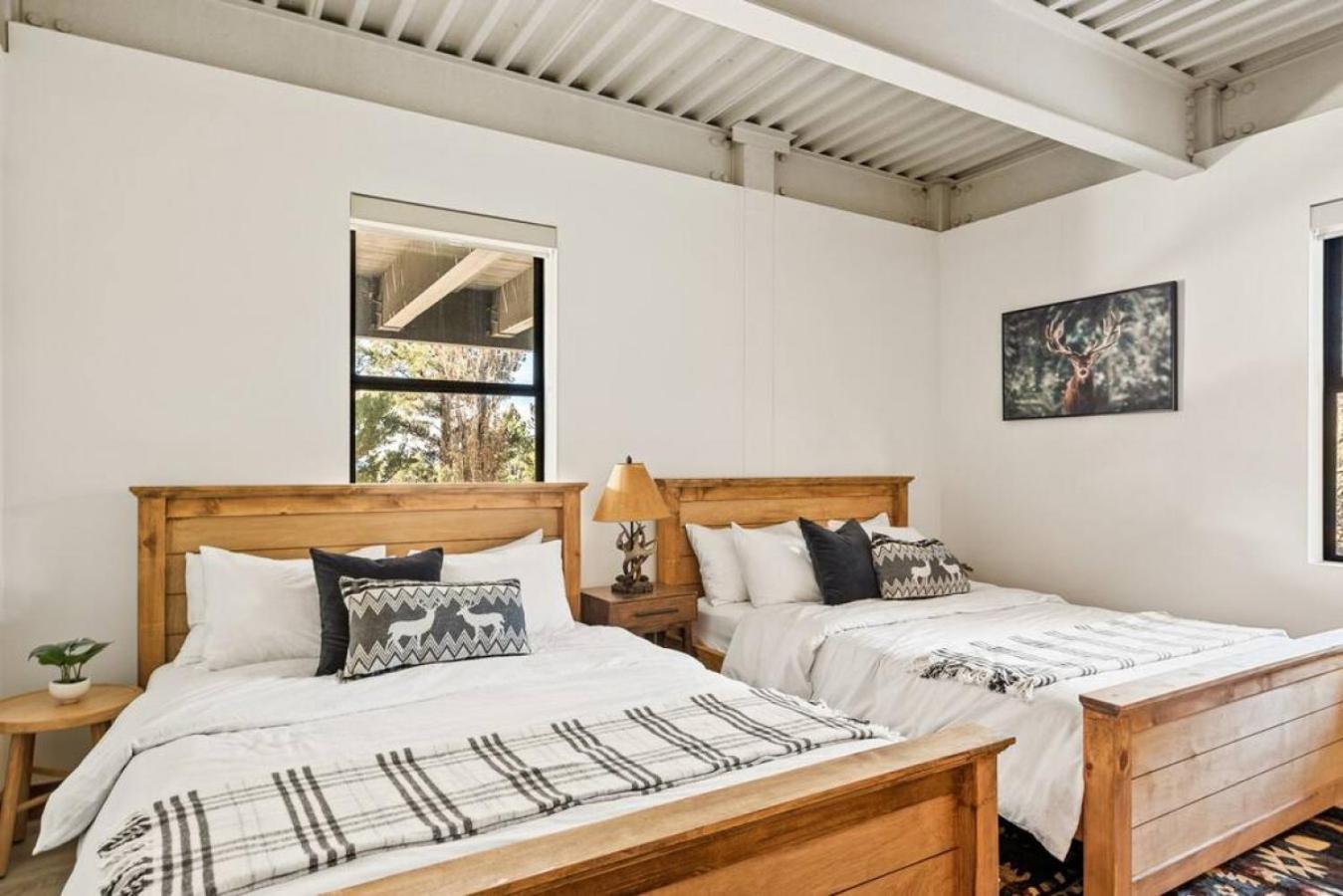 Steel Pine Lodge A Rustic Mountain Retreat Views Baldwin Lake Bagian luar foto