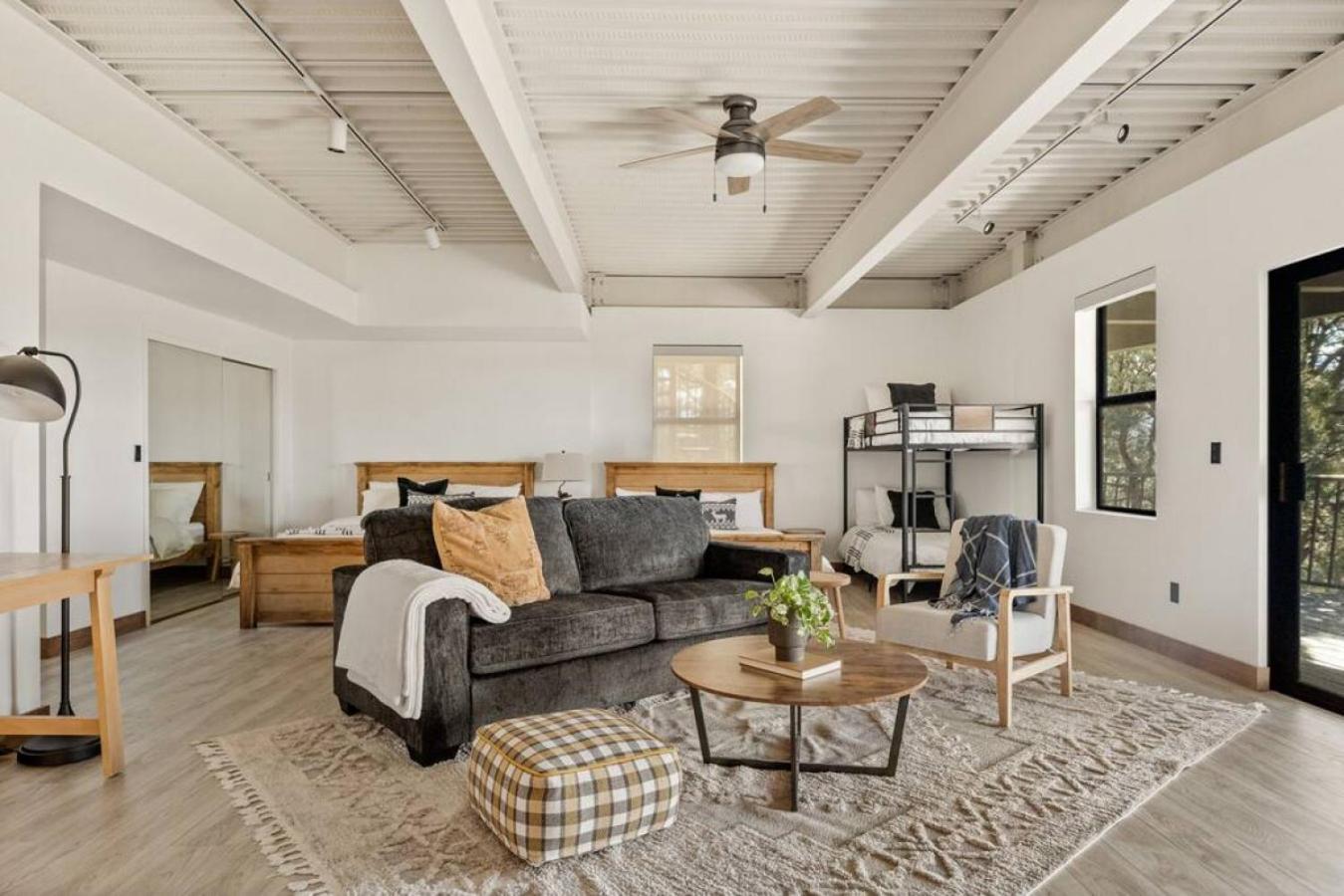 Steel Pine Lodge A Rustic Mountain Retreat Views Baldwin Lake Bagian luar foto