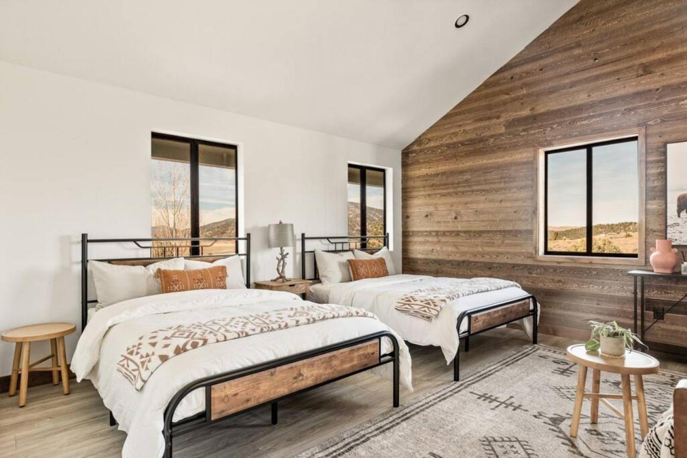 Steel Pine Lodge A Rustic Mountain Retreat Views Baldwin Lake Bagian luar foto